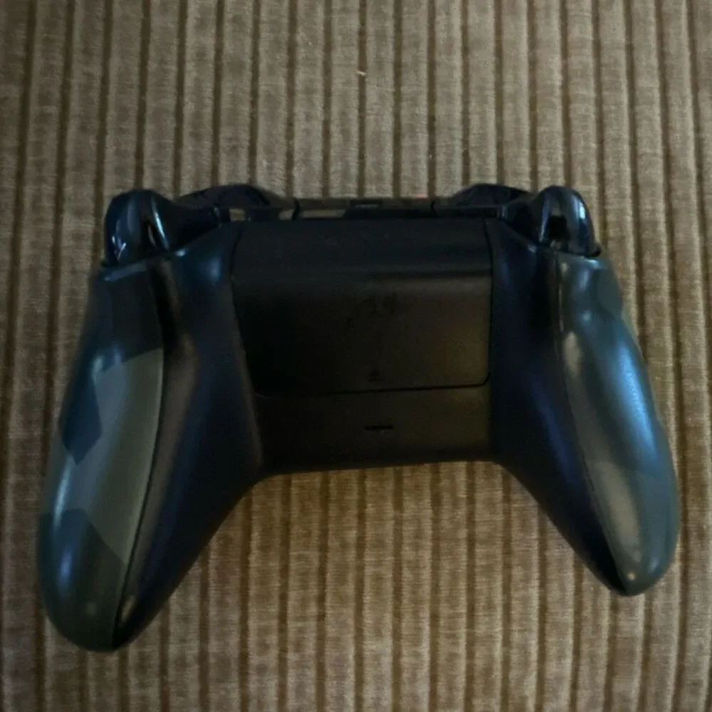 Microsoft Xbox One Armed Forces Wireless Controller Camo Green Ergonomic